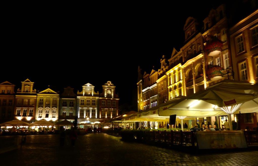 Poznan Old Market Square by night 3