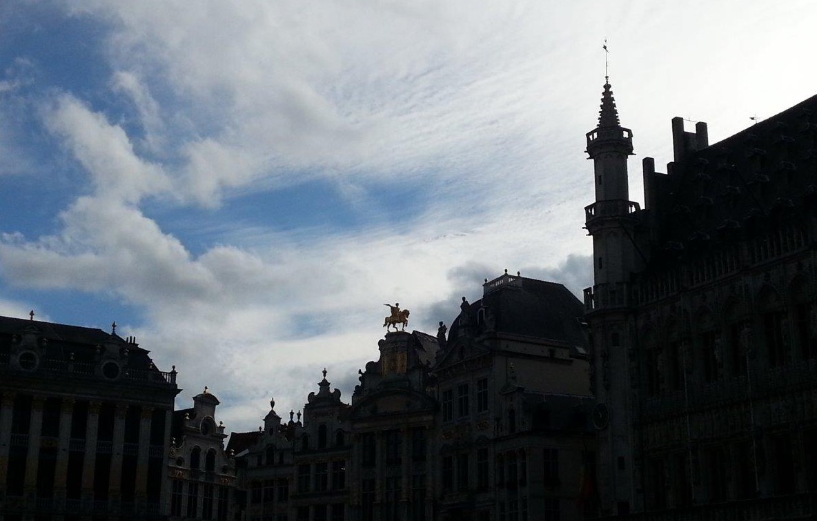 Grand Place silhouette