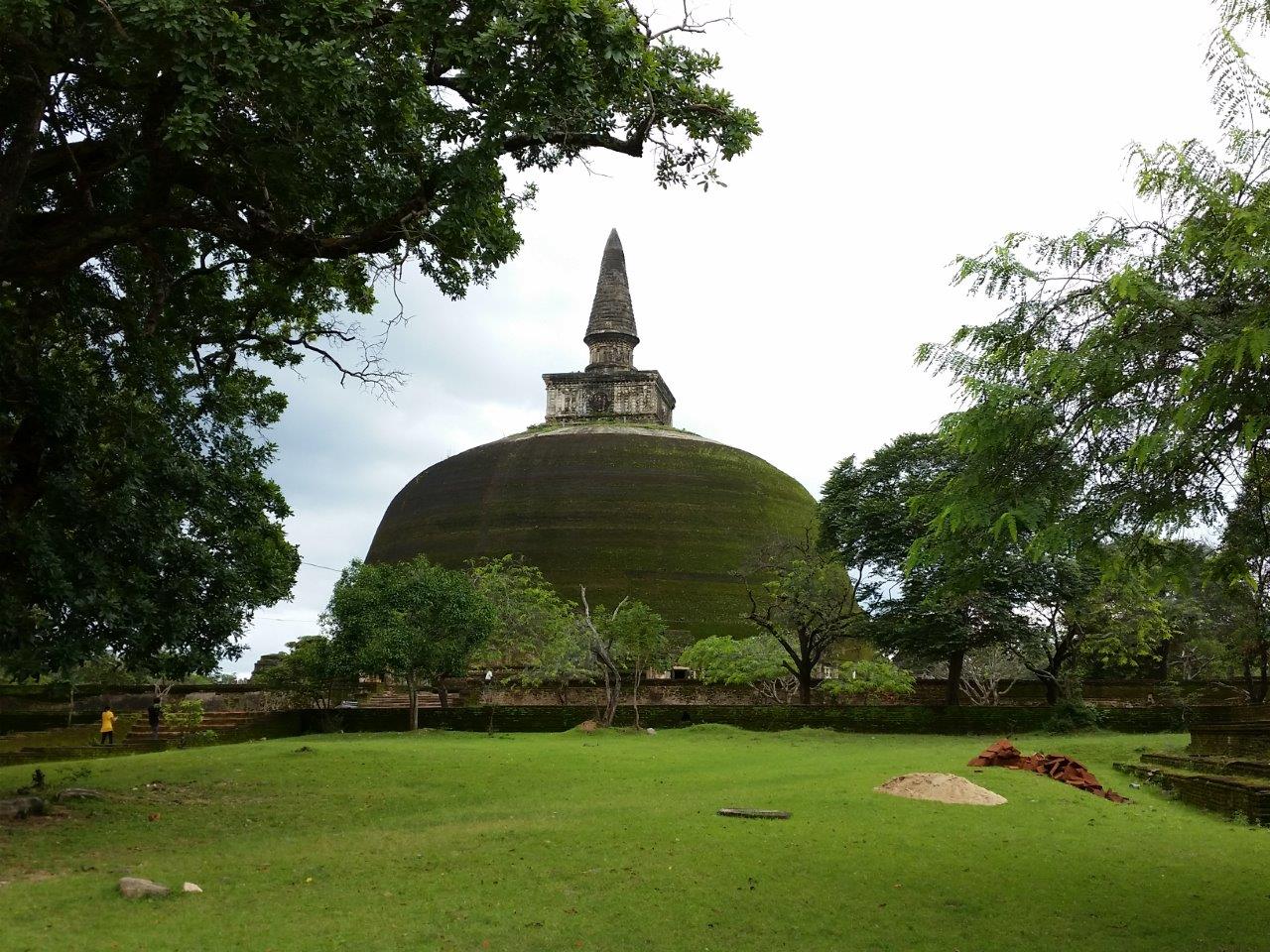 Rankoth Vehera Stupa.