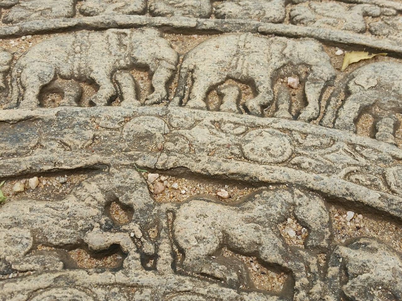 The sacred Quadrangle in Polonnaruwa 7