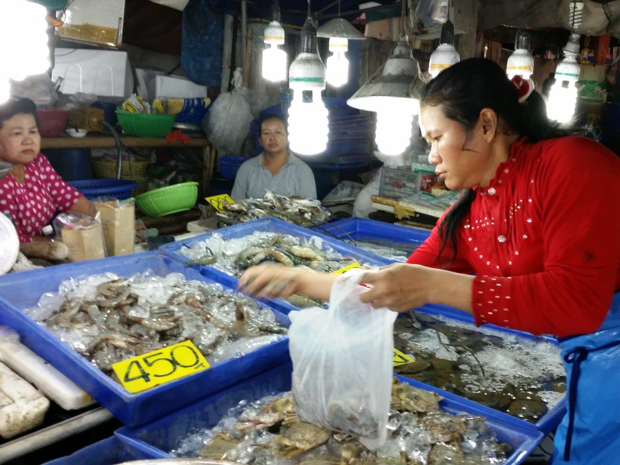 Buying dinner at Naklua fish market