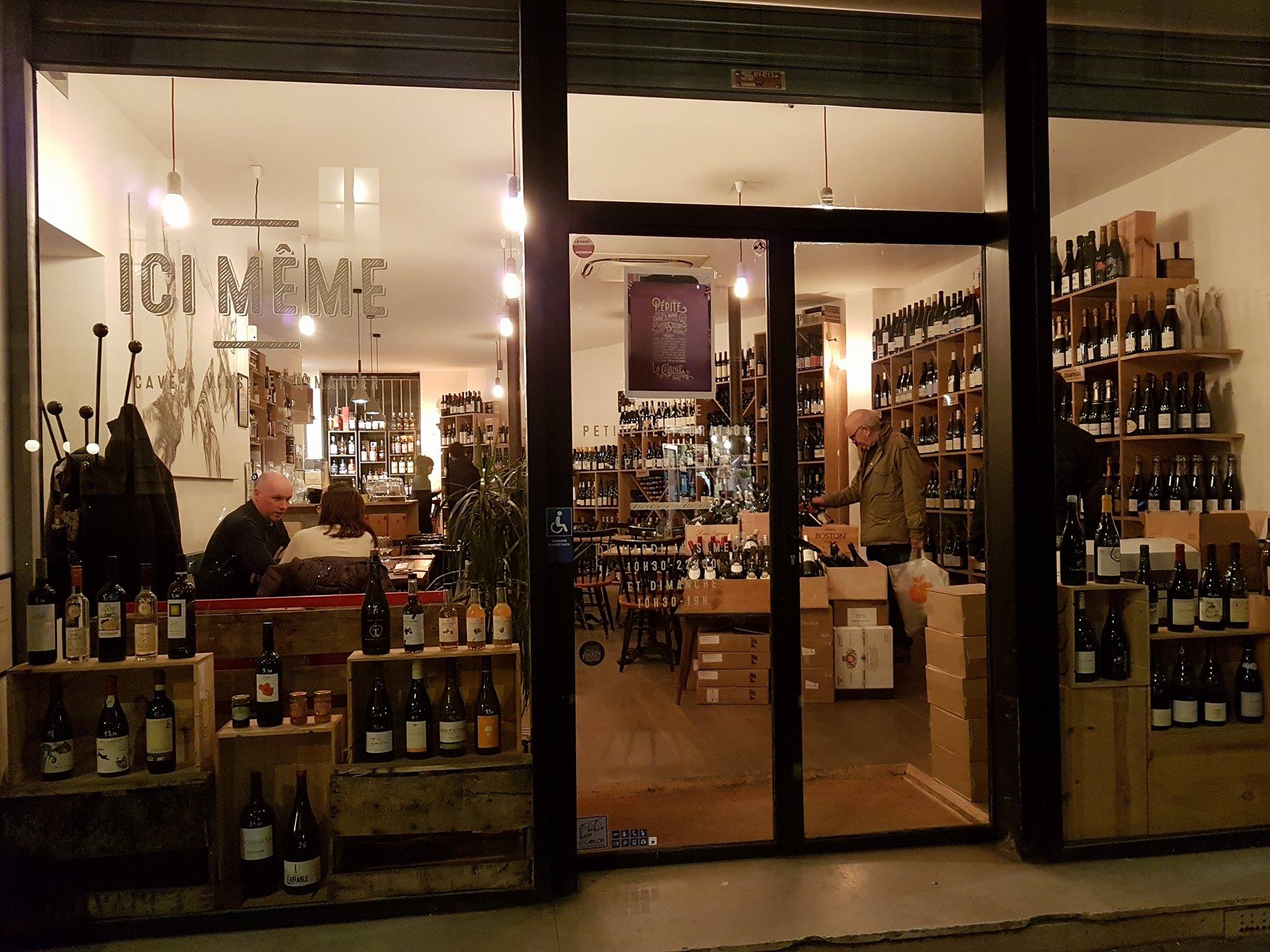 Ici Meme, a great place for wine! Food tour Paris, France. Withlocals