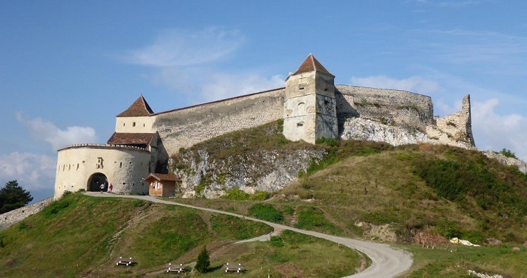Daytrip from Brasov to Bran Castle and Rasnov
