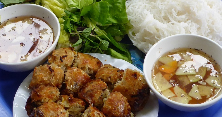 Street food tour in Hanoi