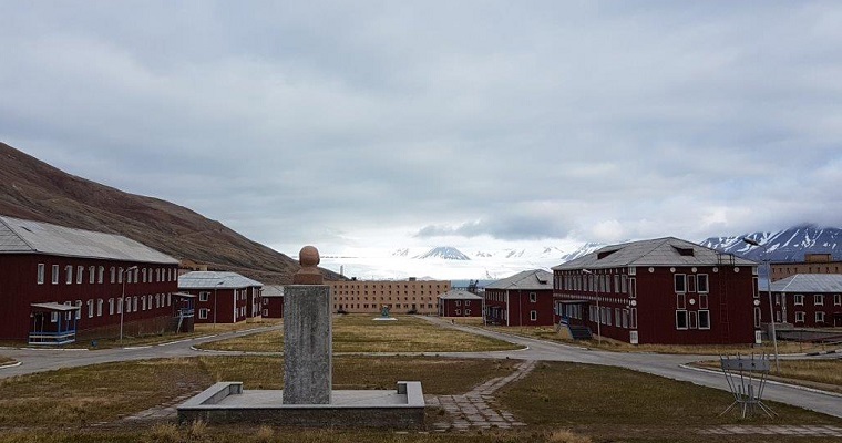 Day trip to Pyramiden