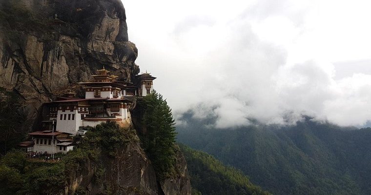 Hiking to Tiger’s Nest